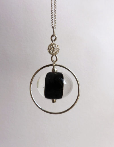 marie tellier_collier filigrané perle noire et transparente